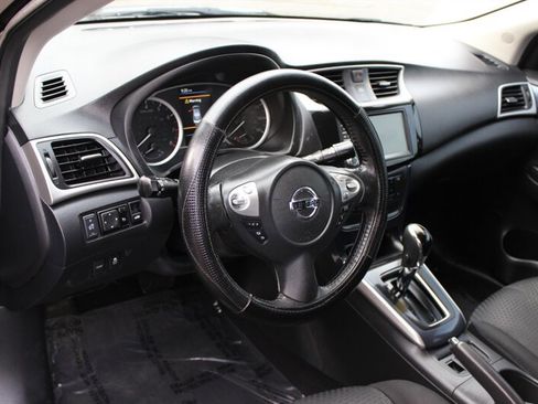 Used 2019 Nissan Sentra SR image 9