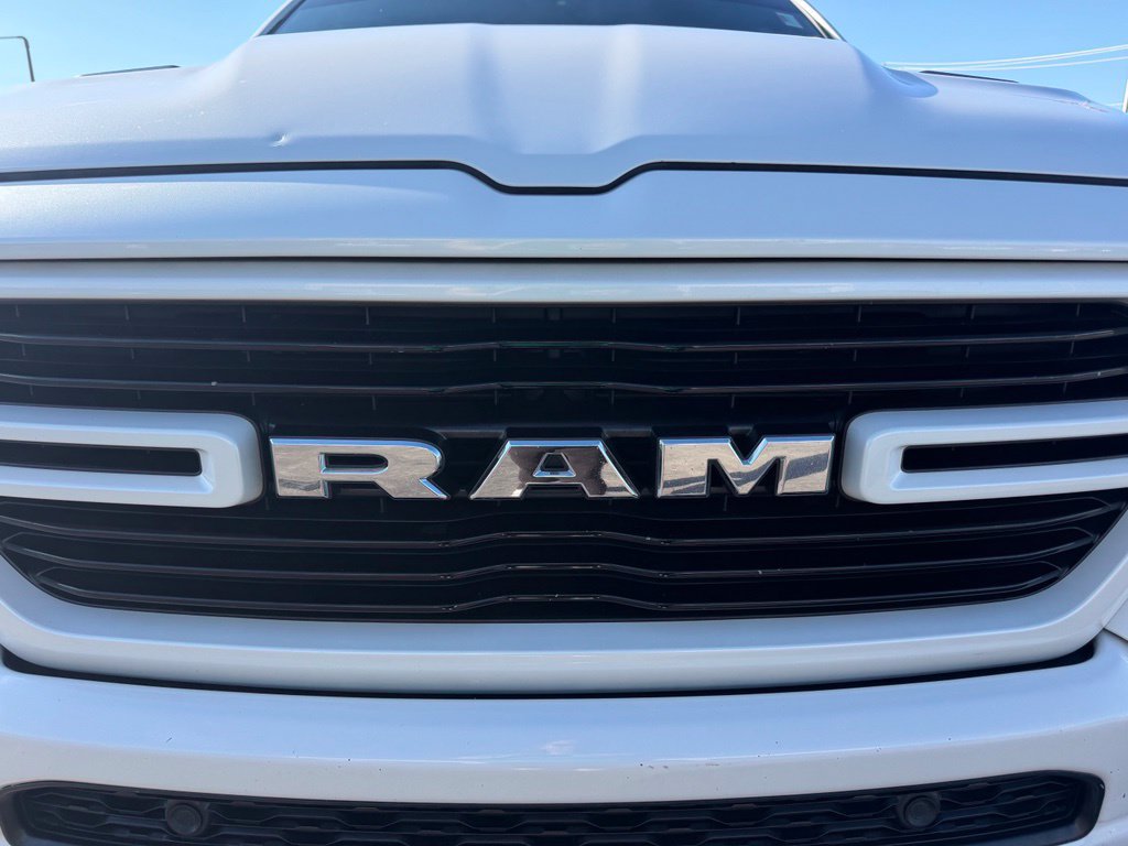 Used 2019 RAM 1500 Laramie w/ Sport Appearance Package AWD/4WD image 7