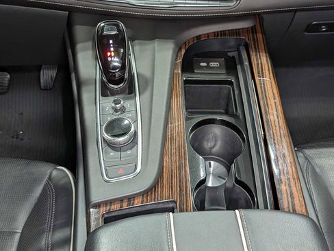 Certified 2021 Cadillac Escalade Premium Luxury image 19