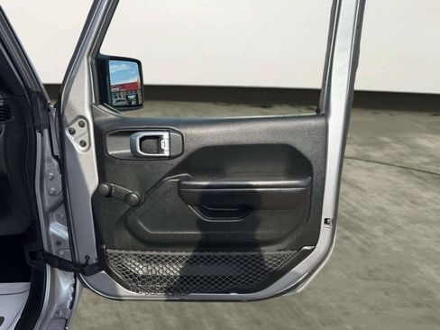 Used 2018 Jeep Wrangler Unlimited Sport AWD/4WD image 29