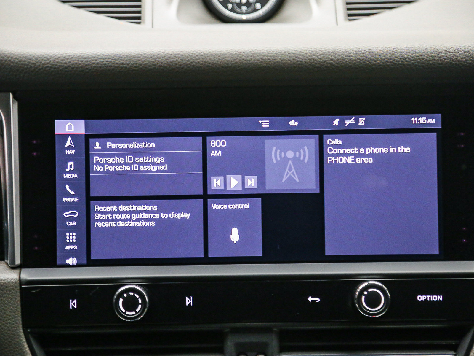 Certified 2023 Porsche Macan S AWD/4WD image 18