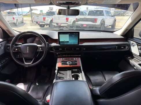 Used 2021 Lincoln Aviator Reserve w/ Equipment Group 210A image 12