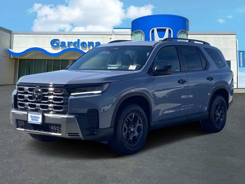 New 2026 Honda Pilot TrailSport image 3