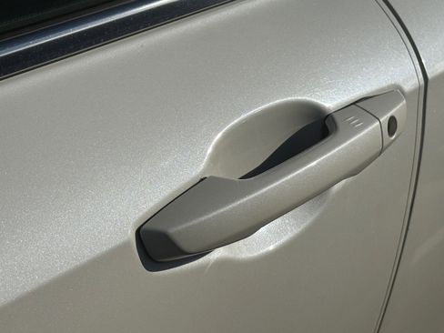 Used 2017 Honda CR-V Touring image 6