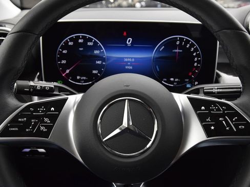 Used 2025 Mercedes-Benz GLC 350e 4MATIC image 21