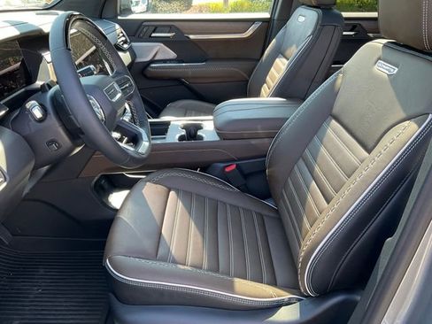 Used 2026 GMC Acadia Denali Ultimate w/ LPO, Floor Liner Package image 5