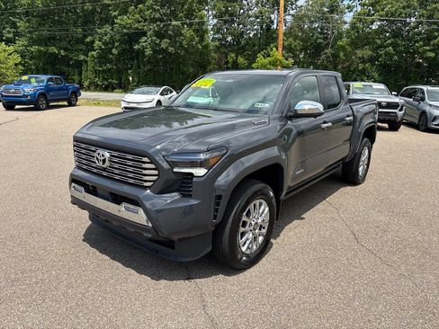 Certified 2025 Toyota Tacoma Limited AWD/4WD image 2