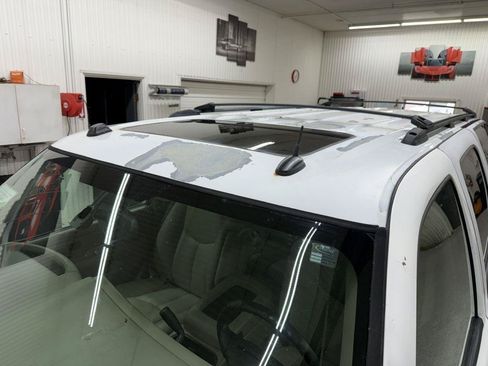 Used 2005 GMC Yukon XL SLT w/ SLT Preferred Equipment Group AWD/4WD image 15