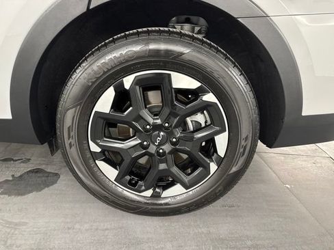 Used 2025 Kia Sorento S FWD image 12