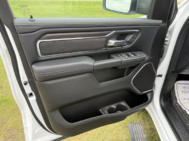 New 2026 RAM 1500 Laramie AWD/4WD image 16