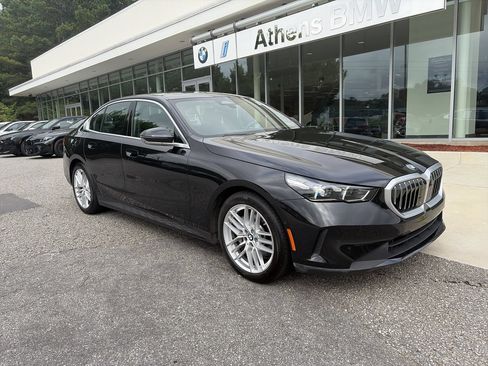 Used 2025 BMW 530i RWD image 2