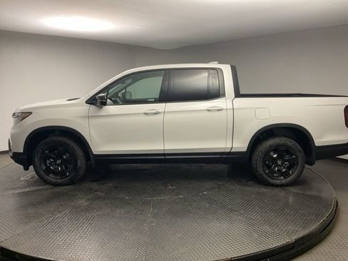 New 2026 Honda Ridgeline Black Edition image 4