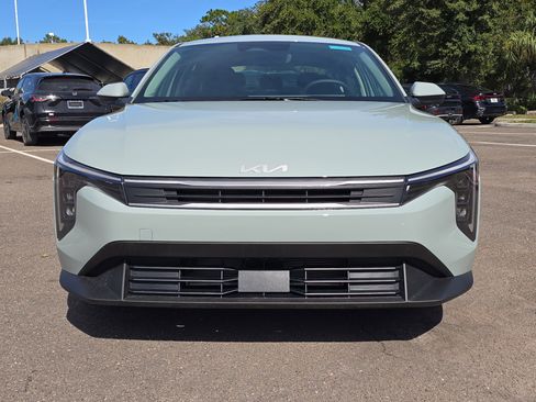 New 2025 Kia K4 LXS image 3