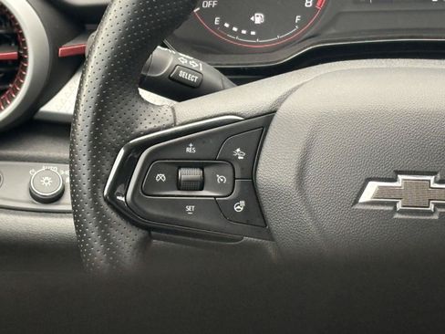 Used 2025 Chevrolet Trax RS w/ Driver Confidence Package FWD image 27