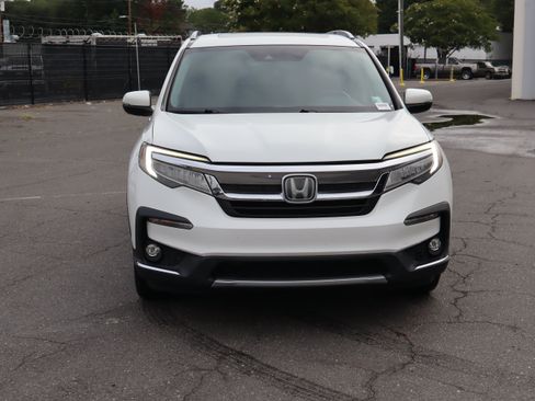 Used 2020 Honda Pilot Touring image 3