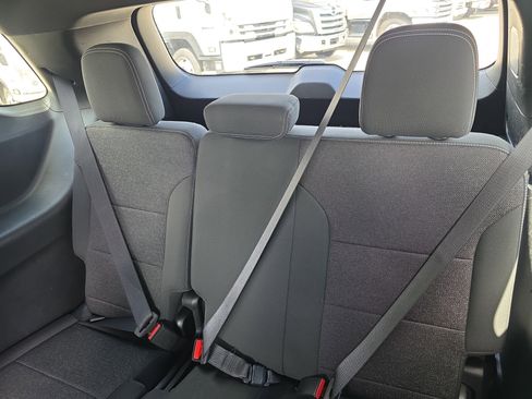 Used 2024 Chevrolet Traverse LT image 15