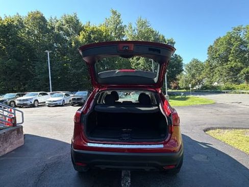Used 2018 Nissan Rogue Sport SV w/ SV All-Weather Package AWD/4WD image 14