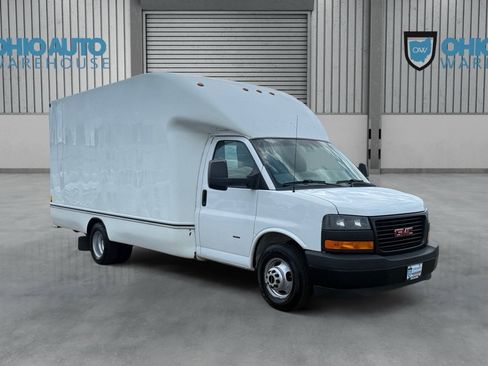 Used 2018 GMC Savana 3500 w/ Driver Convenience Package RWD image 3