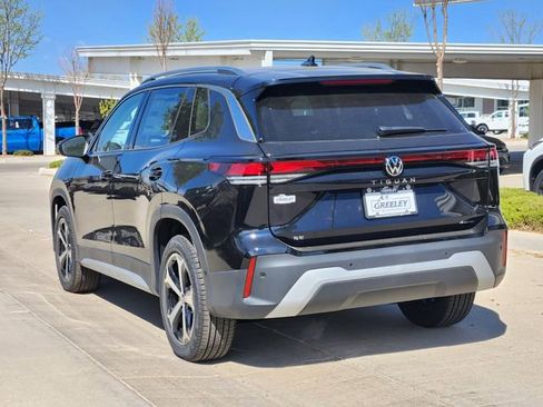 New 2026 Volkswagen Tiguan SE image 3