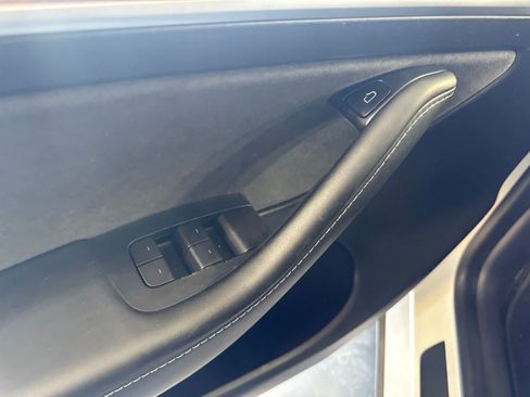 Used 2023 Tesla Model Y Long Range AWD/4WD image 19