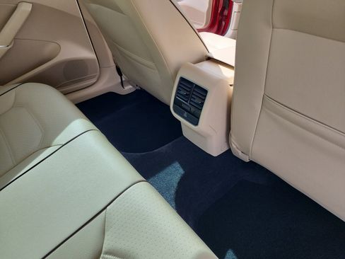 Used 2017 Volkswagen Passat 1.8T SE image 32