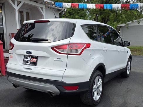 Used 2016 Ford Escape SE FWD image 9