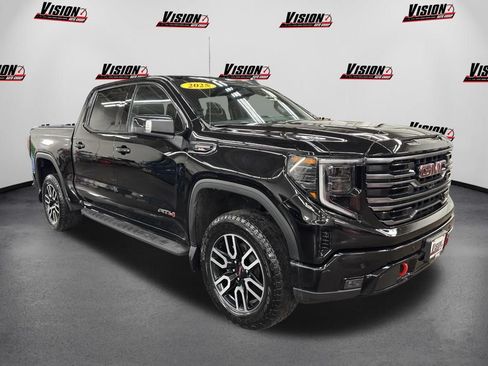 Used 2025 GMC Sierra 1500 AT4 w/ AT4 Premium Package AWD/4WD image 3