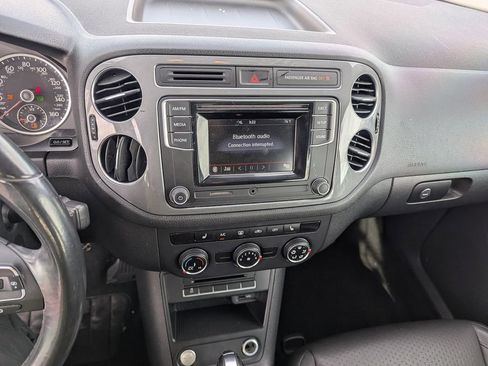 Used 2016 Volkswagen Tiguan S image 15