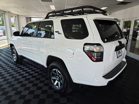 Used 2023 Toyota 4Runner TRD Off-Road Premium w/ Off Road Premium Plus Package AWD/4WD image 5