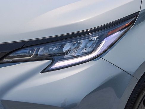 Used 2026 Toyota Sienna XSE AWD/4WD image 5