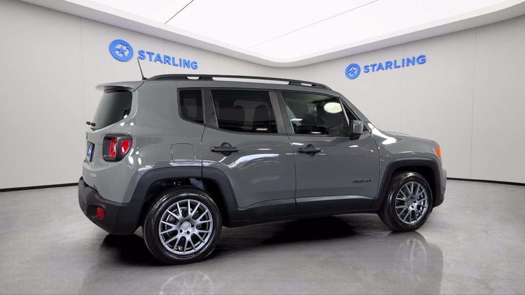 Used 2021 Jeep Renegade Latitude FWD image 10