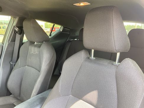 Used 2018 Toyota C-HR XLE image 16