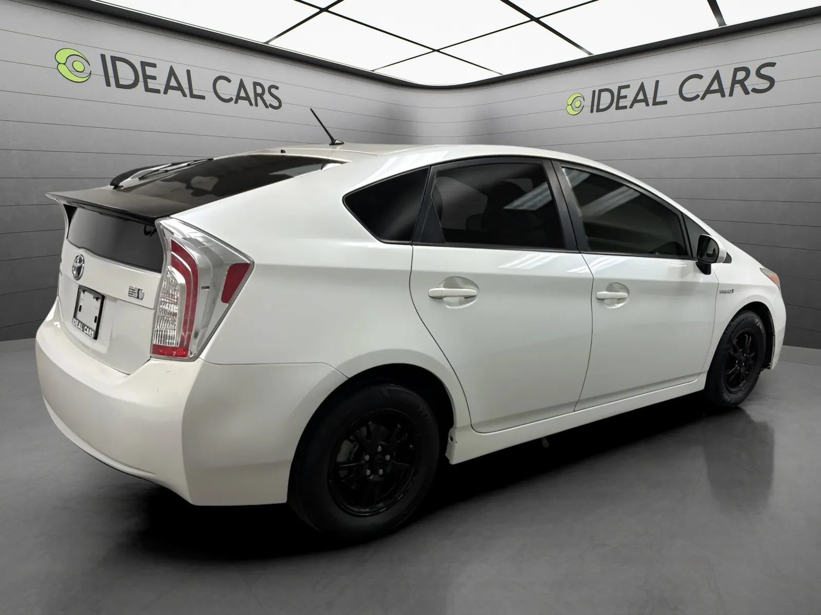 Used 2015 Toyota Prius Two FWD image 5