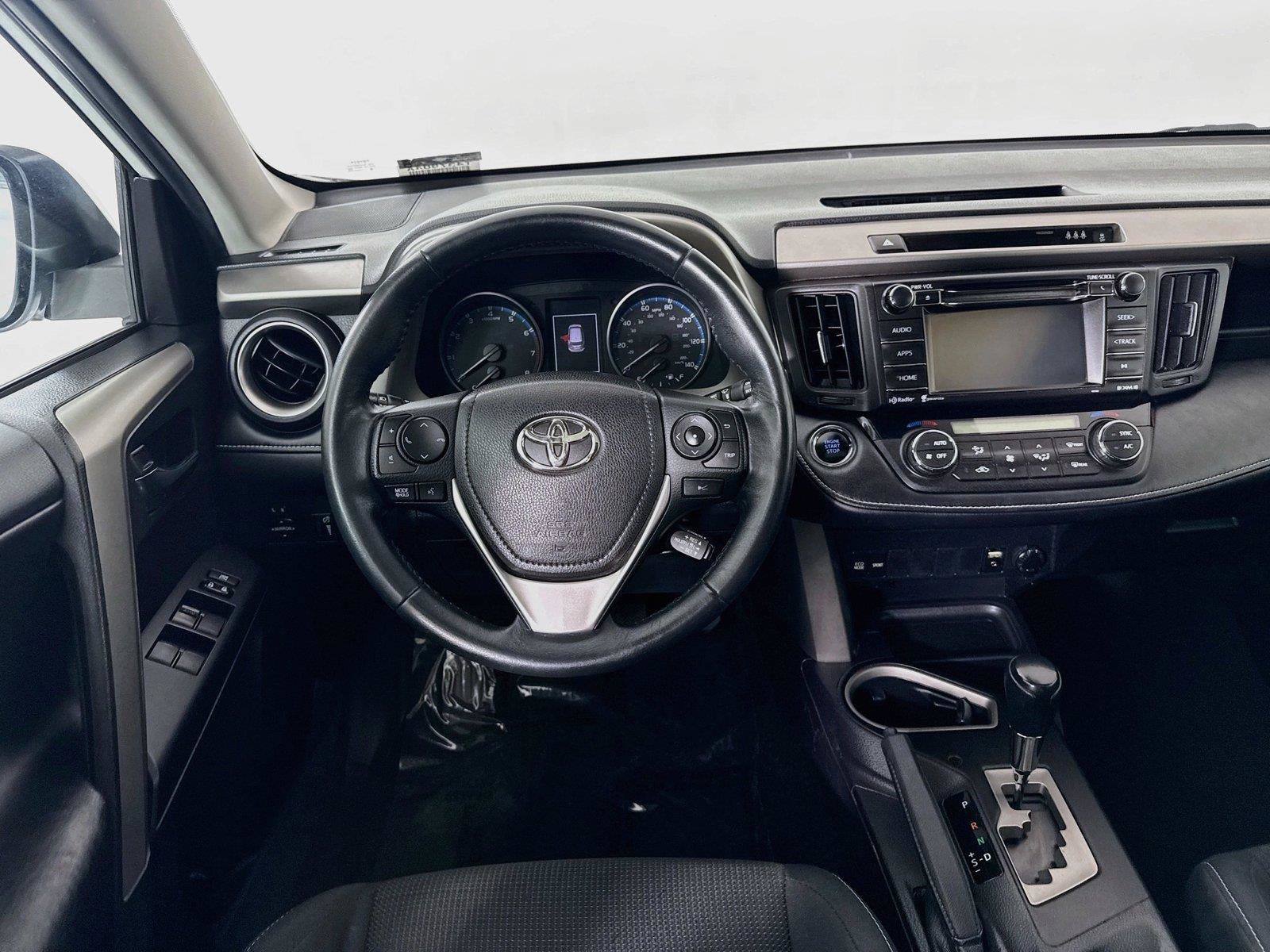 Used 2018 Toyota RAV4 XLE FWD image 30