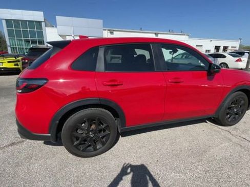 Used 2025 Honda HR-V Sport image 2