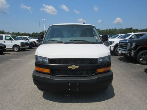 Used 2025 Chevrolet Express 2500 w/ Driver Convenience Package RWD image 5