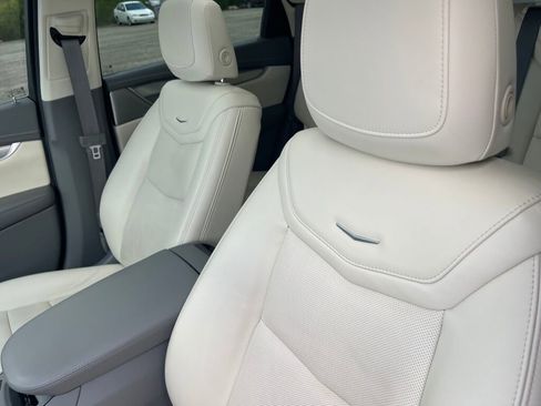 Used 2021 Cadillac XT5 Premium Luxury AWD/4WD image 6
