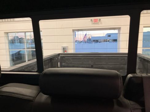 Used 2022 Chevrolet Silverado 2500 High Country image 32