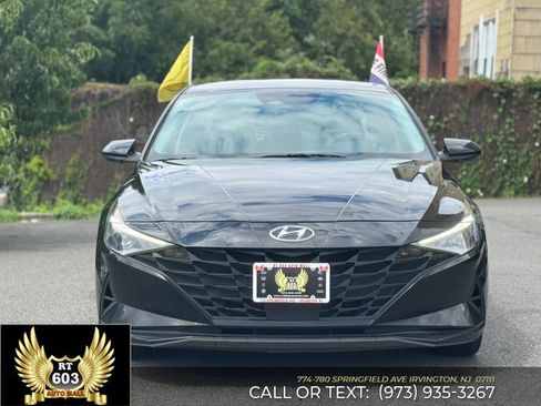 Used 2022 Hyundai Elantra SEL w/ Convenience Package image 2