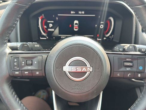 Used 2024 Nissan Rogue SL w/ SL Premium Package FWD image 13