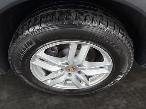 Used 2016 Porsche Cayenne AWD/4WD image 42