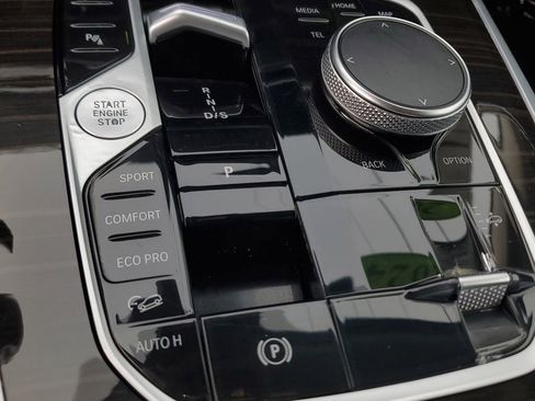 Used 2024 BMW X7 xDrive40i image 31