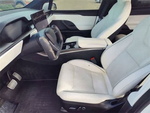 Used 2022 Tesla Model X Plaid image 12