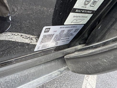 Used 2023 GMC Acadia SLT w/ Elevation Edition image 32