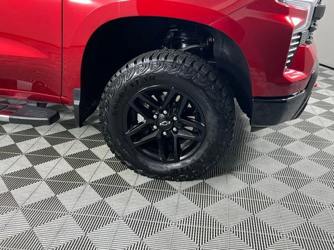 Used 2024 Chevrolet Silverado 1500 LT Trail Boss w/ LT Trail Boss Premium Package image 12