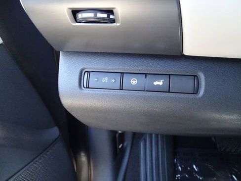 Used 2022 Nissan Pathfinder SL w/ SL Black Package FWD image 21