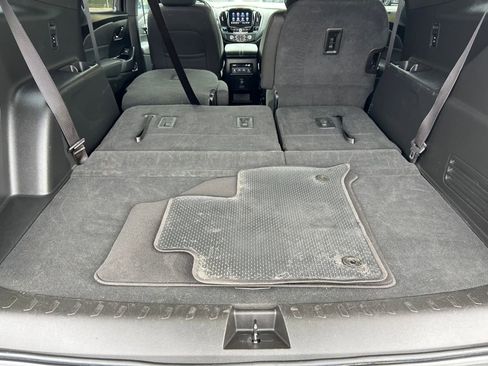 Used 2023 Chevrolet Traverse LT image 20