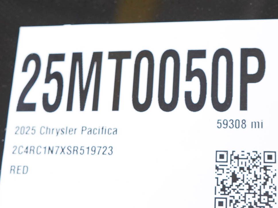 Used 2025 Chrysler Pacifica Pinnacle FWD image 32