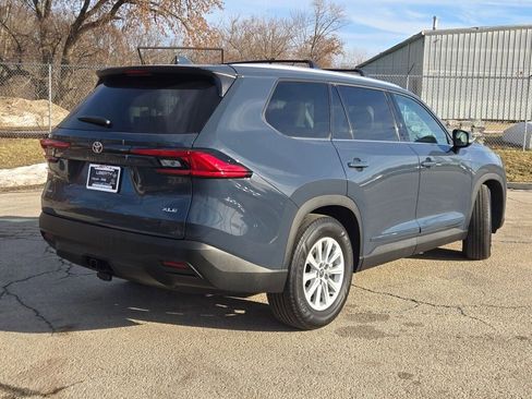 Used 2024 Toyota Grand Highlander XLE image 12