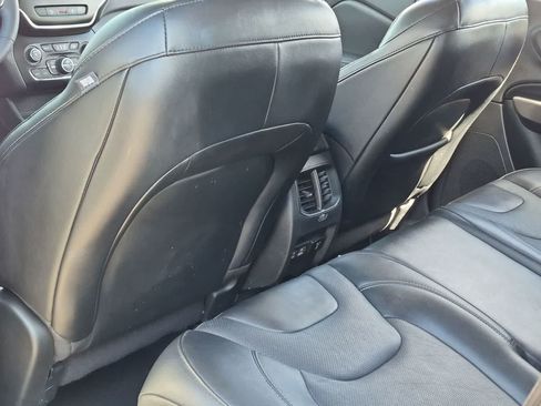 Used 2022 Jeep Cherokee Latitude Lux w/ Sun & Sound Group FWD image 19